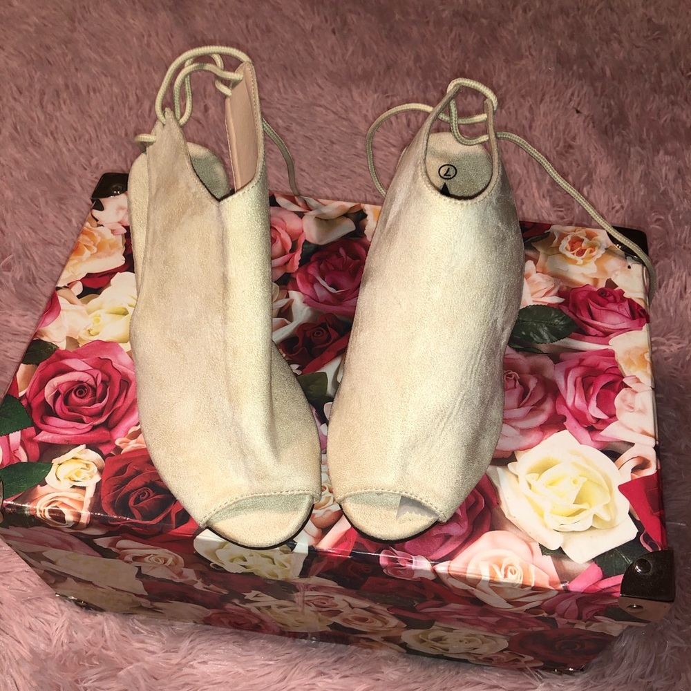 Jolimall woman sandal creamy